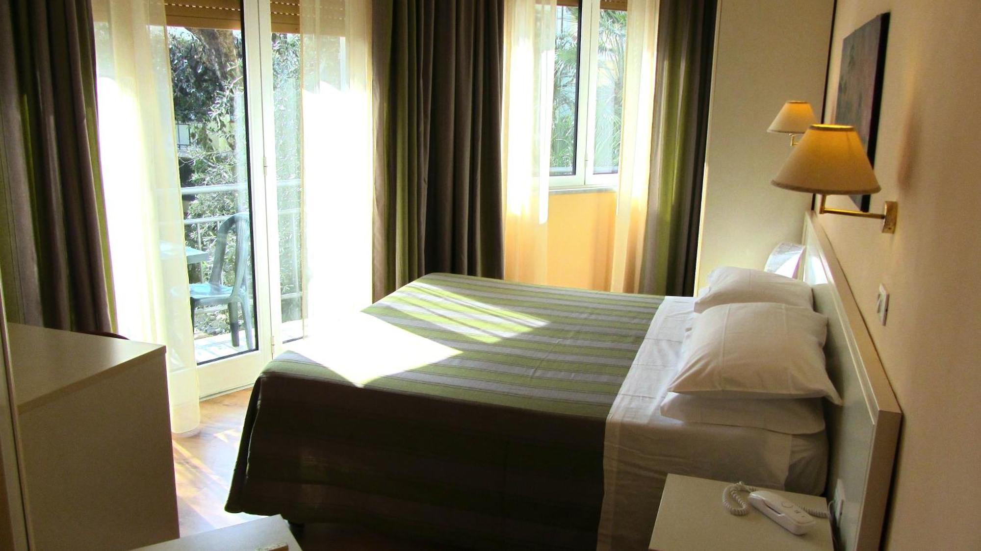 Hotel Ausonia Follonica Quarto foto